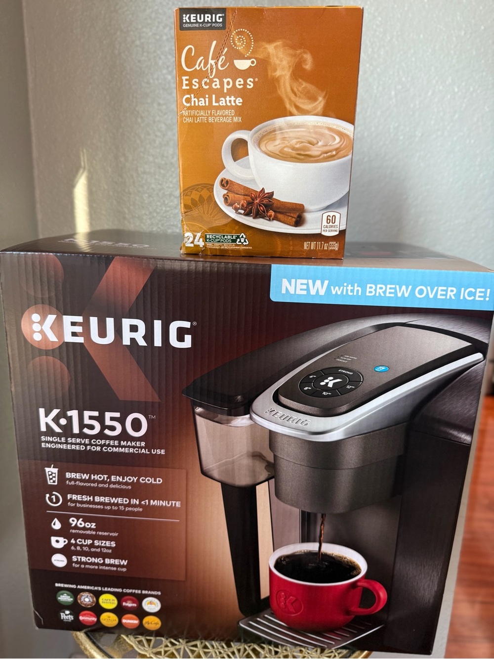 Keurig K-1550  Coffee Maker + chai latte box new